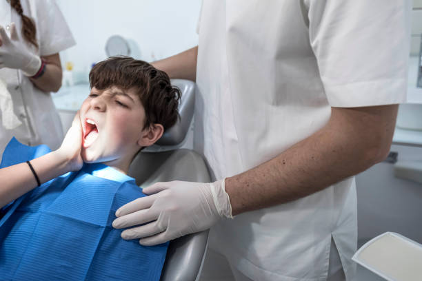 Best Emergency Tooth Extraction in Worthgton, IN